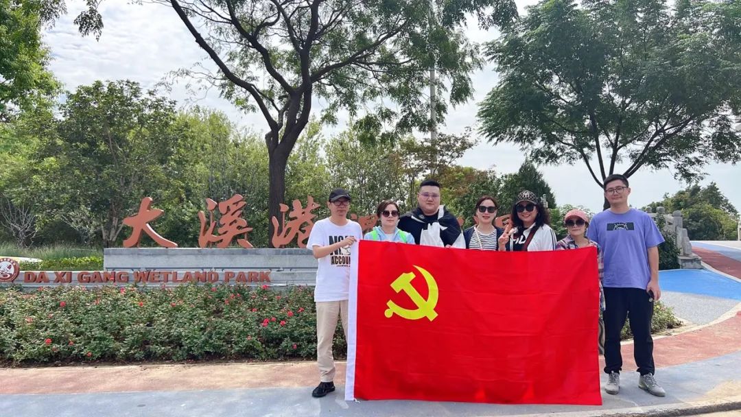 不忘初心迎国庆 ，绿色低碳健步行